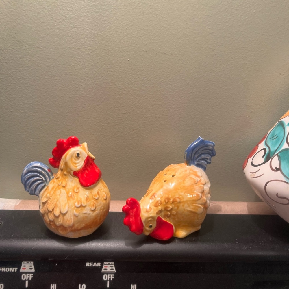 Chicken Shakers - Picture 5 of 6